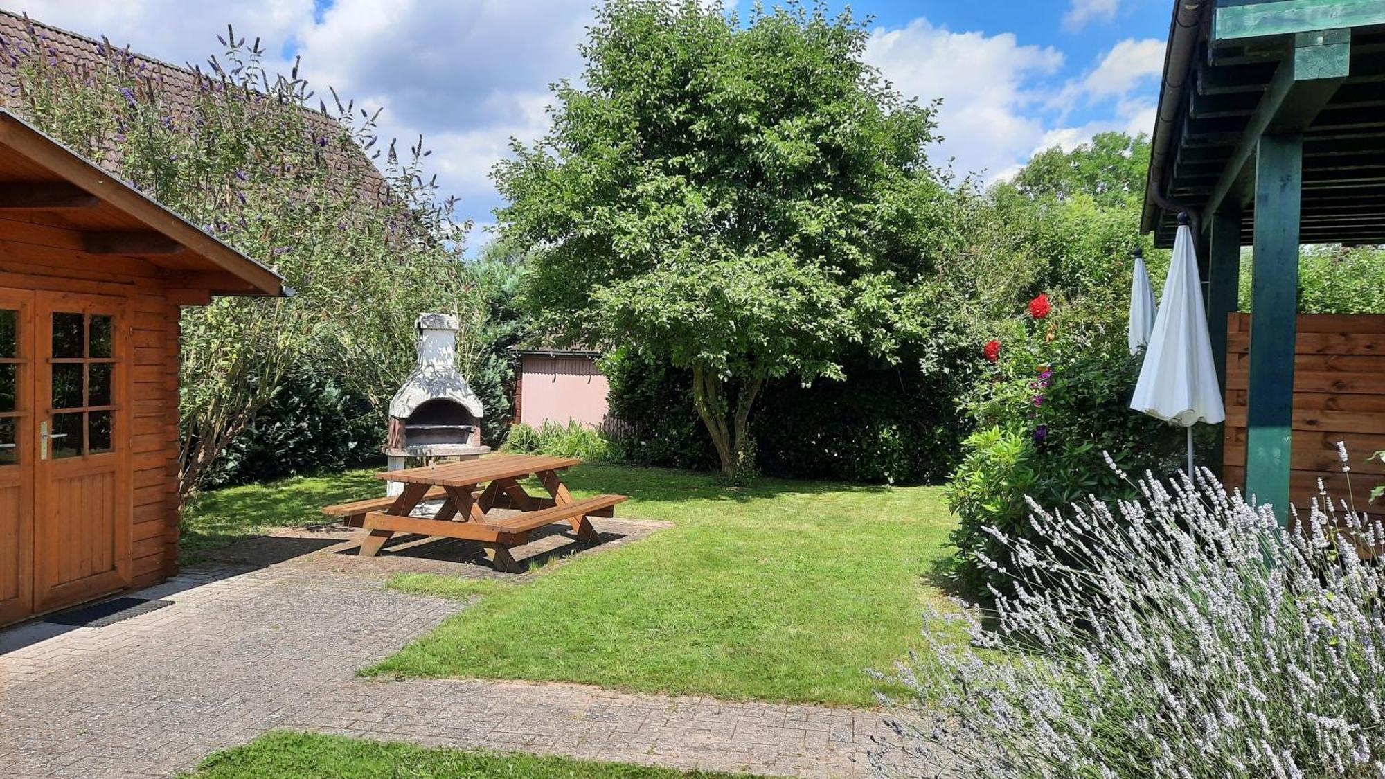 Ferienhaus Sasse Ferienwohnungen Mit Garten & Grill Molschow 외부 사진